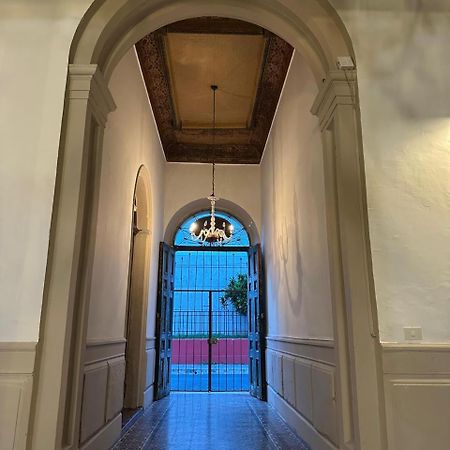 Hostal Velvet Plaza Santa Ana Esterno foto
