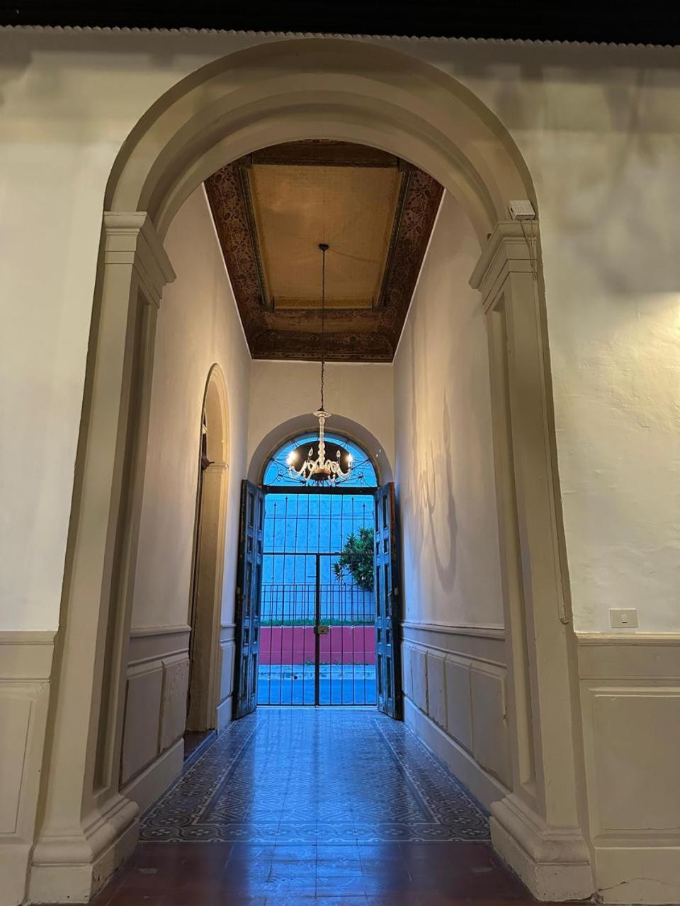 Hostal Velvet Plaza Santa Ana Esterno foto